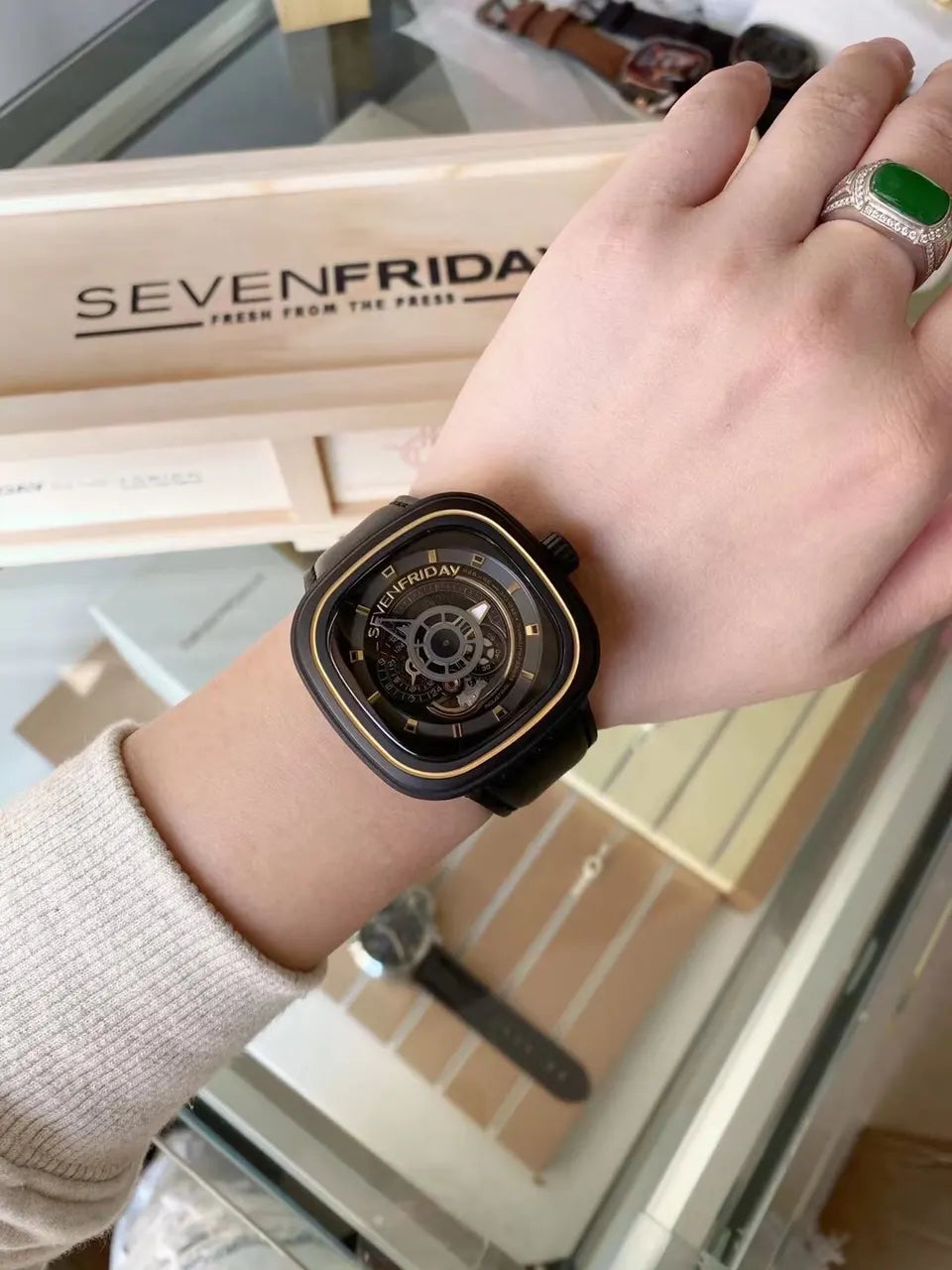 SevenFriday P2B/01 Watch - Hình 8