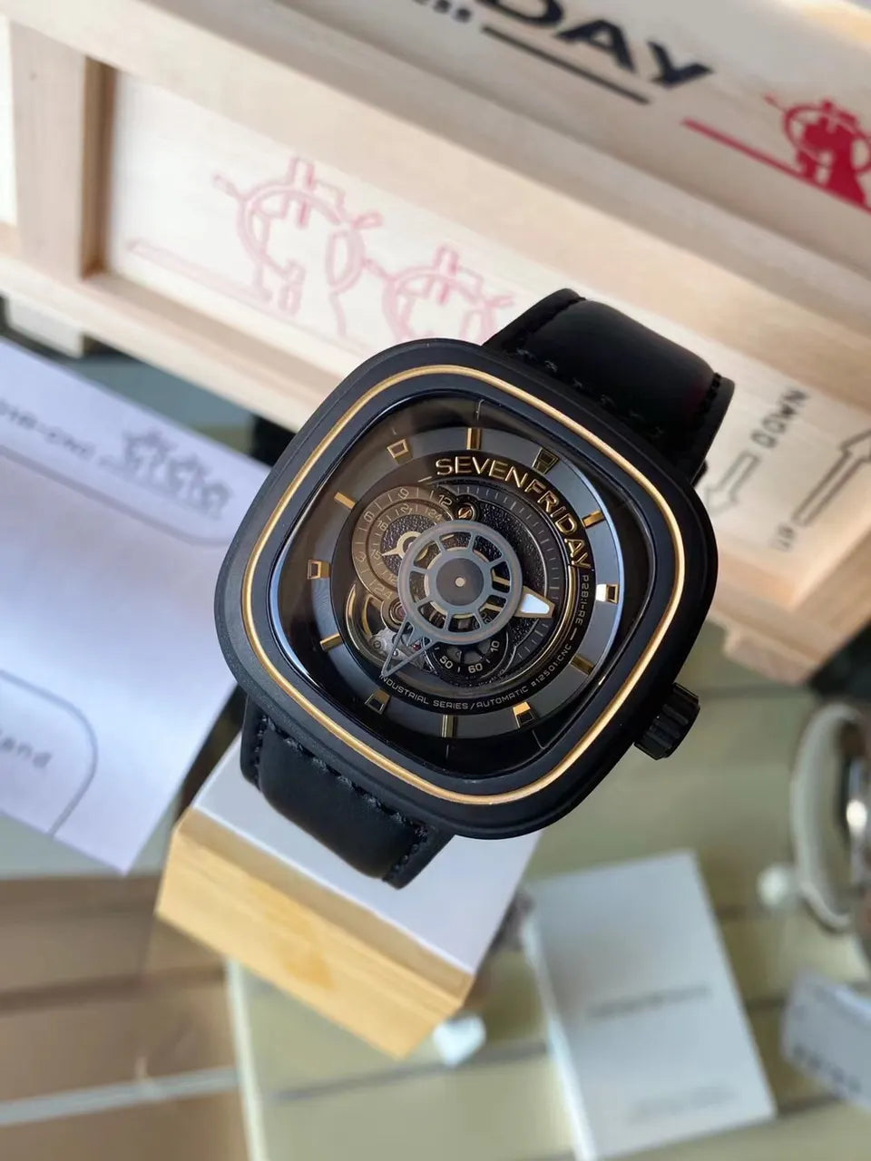 SevenFriday P2B/01 Watch - Hình 7
