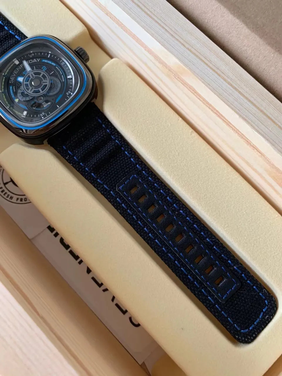 blue SevenFriday P3B/03 Watch - Hình 2
