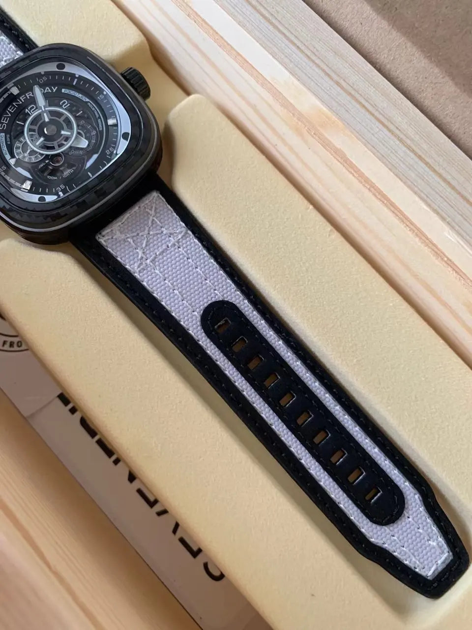 SevenFriday P3C/07 Watch - Hình 4