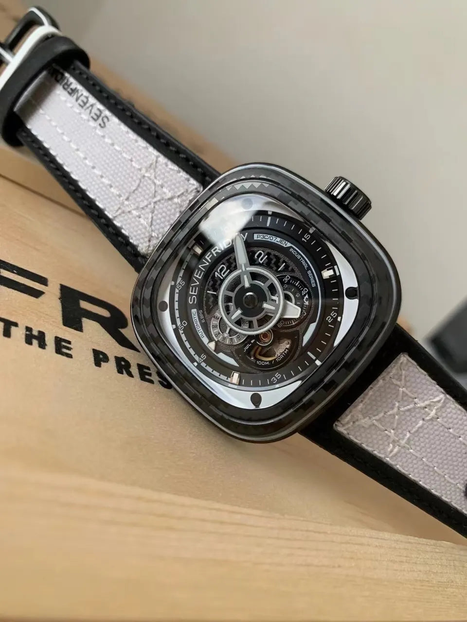 SevenFriday P3C/07 Watch - Hình 7
