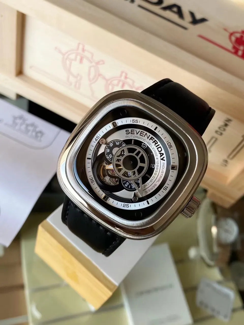 SevenFriday Q3/01 Watch - Hình 6