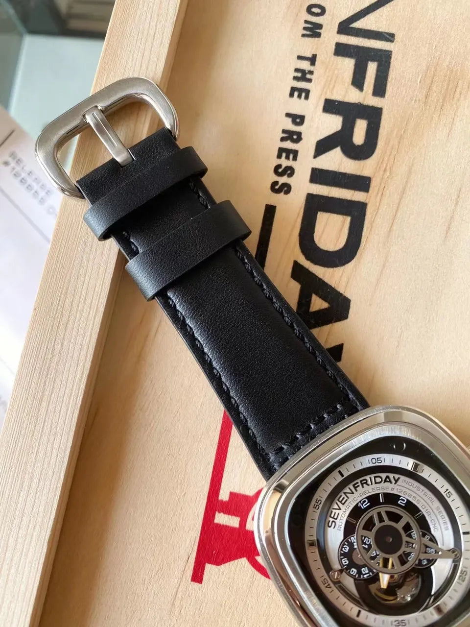 SevenFriday Q3/01 Watch - Hình 3