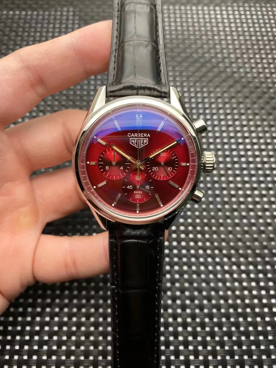 TAG Heuer Red Dial - Hình 2