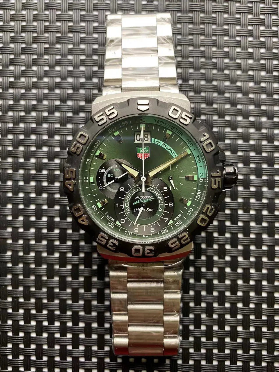TAG Heuer Green Dial Watch - Hình 2