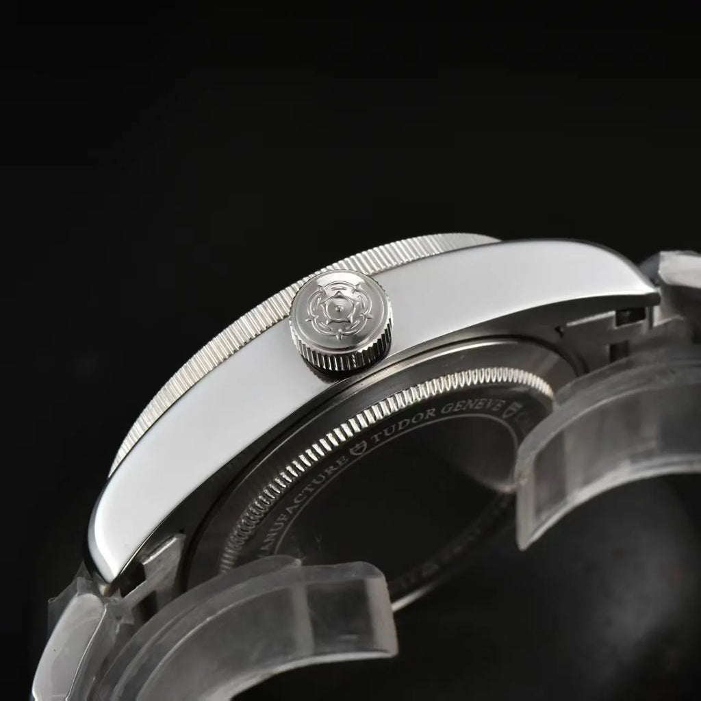 Tudor Black Bay Burgundy - Hình 3
